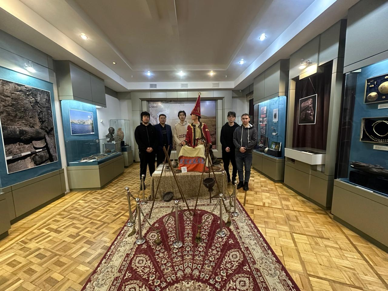 Жыныстық азшылықтардың гей бейнелері Санкт-Петербургтегі студенттермен жыныстық қатынас